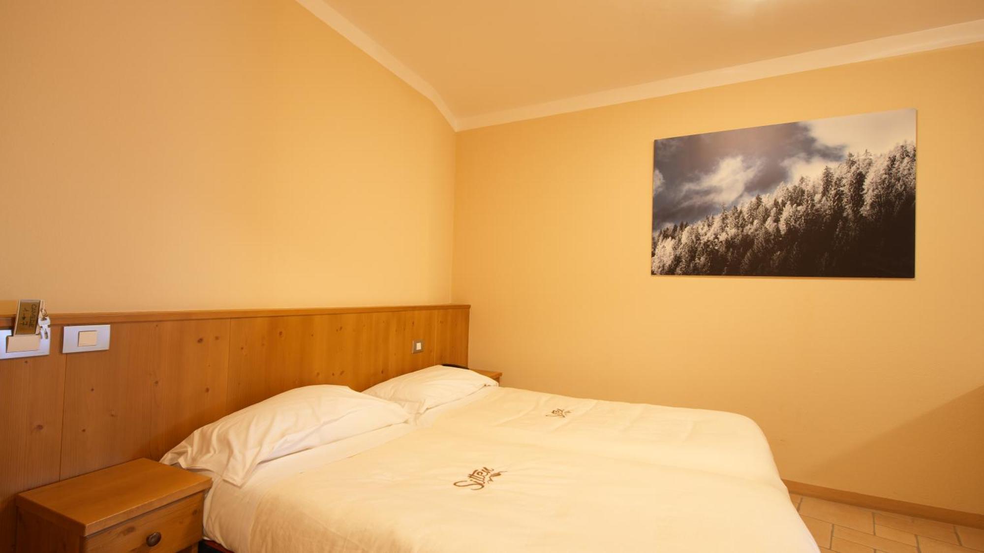 Albergo Ristoro Sitten - 2300 Mt غريسّوني لا ترينيتي المظهر الخارجي الصورة