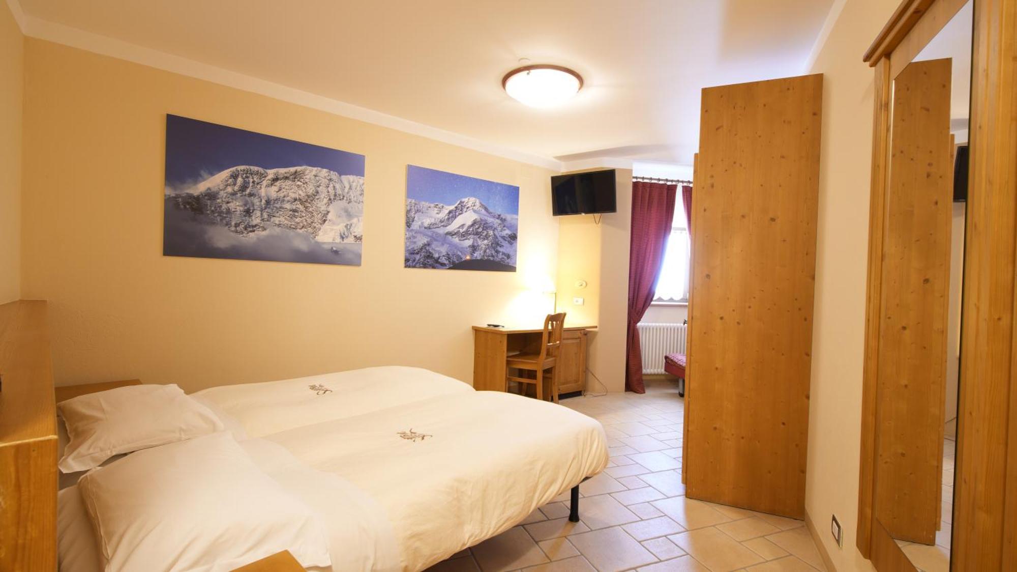 Albergo Ristoro Sitten - 2300 Mt غريسّوني لا ترينيتي المظهر الخارجي الصورة