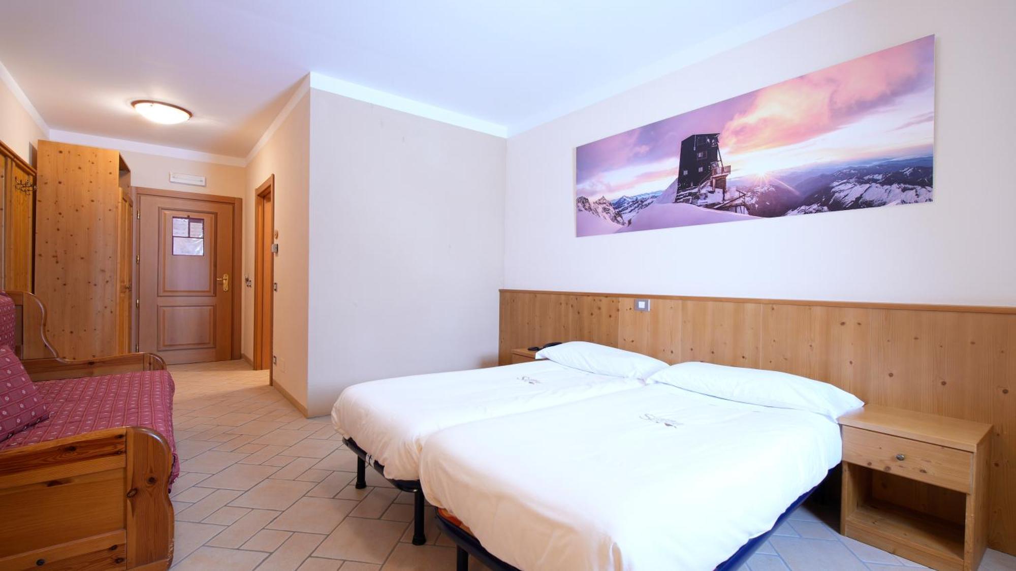 Albergo Ristoro Sitten - 2300 Mt غريسّوني لا ترينيتي المظهر الخارجي الصورة
