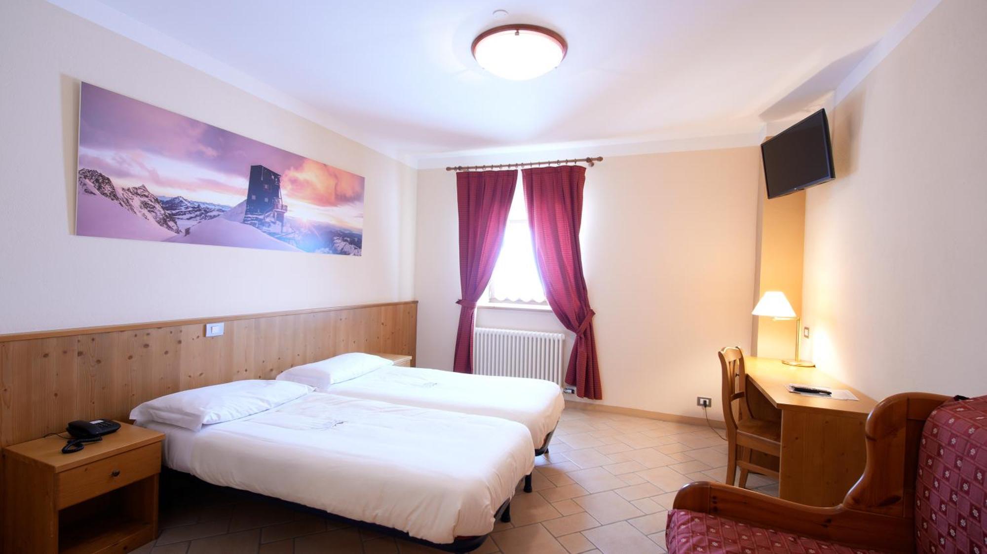 Albergo Ristoro Sitten - 2300 Mt غريسّوني لا ترينيتي المظهر الخارجي الصورة